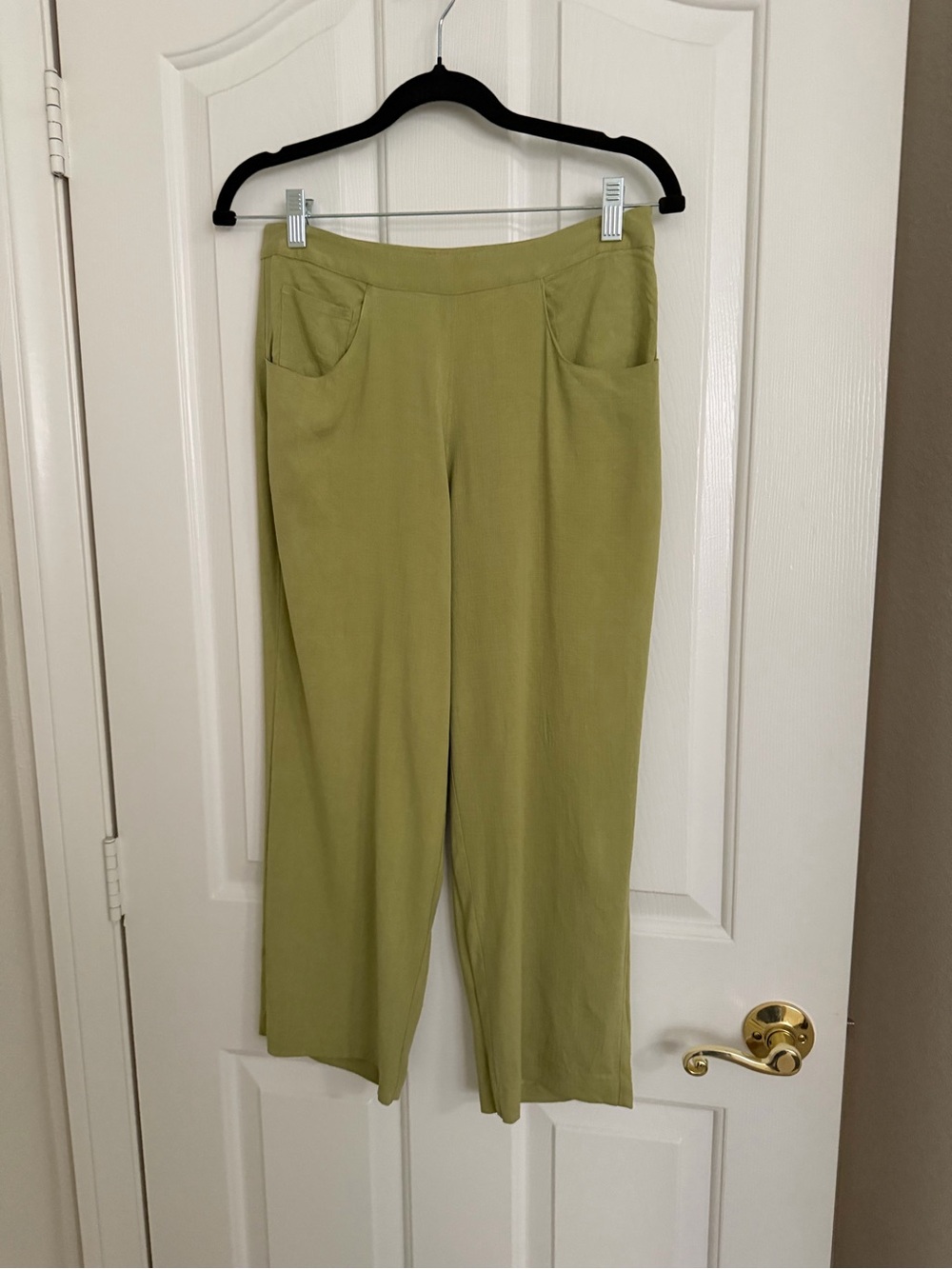 Tommy Bahama Olive Green Wide-Leg silk capris